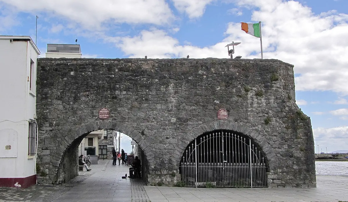 Lo Spanish Arch, un tratto delle mura medievali di Galway